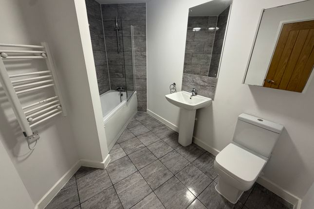 57, Peterborough photo 4