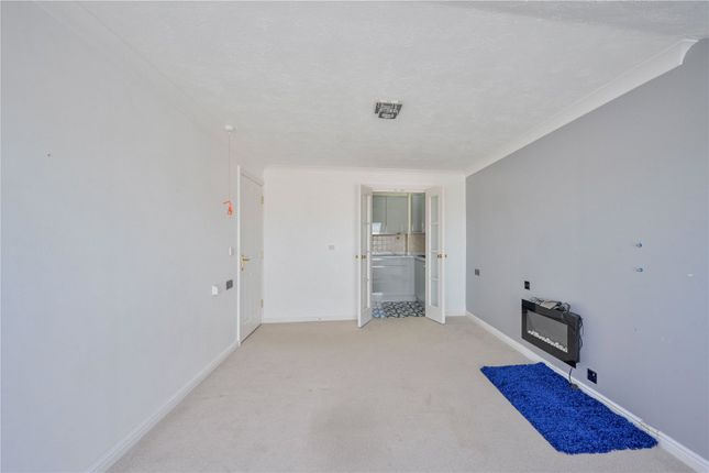 Flat 38a, Drakeford Court,, Wolverhampton Road, Stafford photo 3