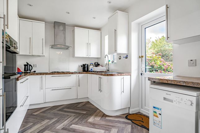 665, Cranbrook Road, Greater London photo 3