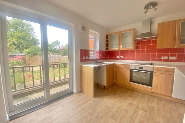 36, Washford Glen, Oxfordshire photo 3