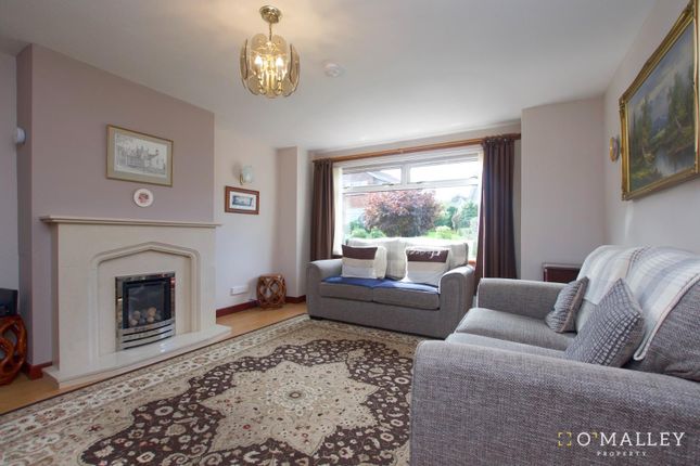 8, Harviestoun Grove, Tillicoultry photo 2