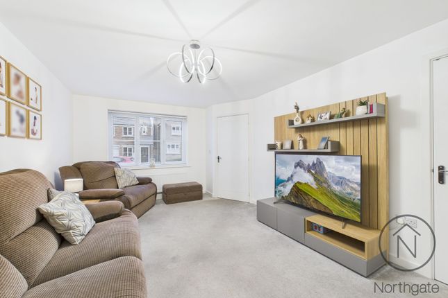 81 Birch Way, Newton Aycliffe photo 2