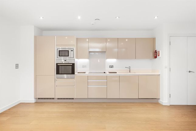 Flat 4, 1, Station Approach Road, Coulsdon photo 4