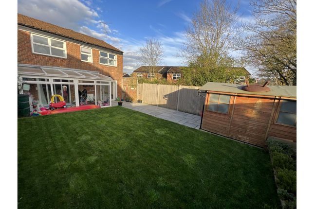 Thumbnail Semi-detached house for sale in Howe Dell, Hatfield