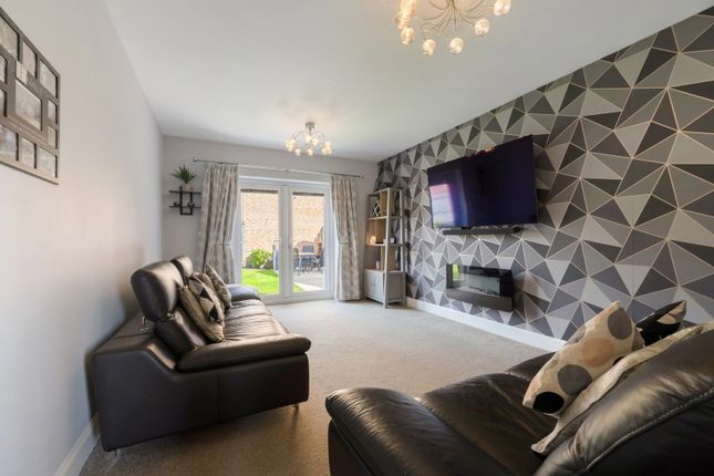 32, St. Nicholas Drive, Bedlington photo 2