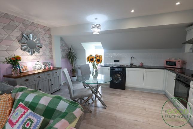 82, Greenside, Preston photo 3