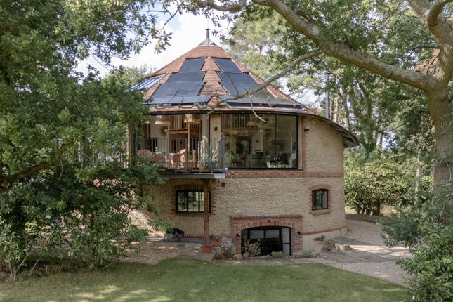 The Roundhouse, Park Lane, Old Knebworth photo 4