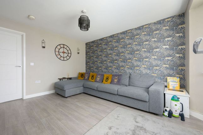 90 Elm Park, Cowdenbeath photo 4