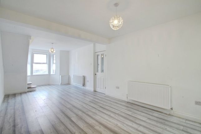 68, Meadfield Road, Langley photo 2