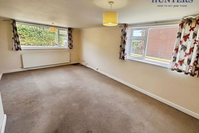 64, Matthews Walk, Lichfield photo 3
