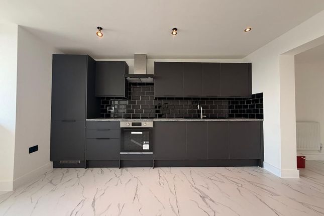 Apartment 7, Gold Heights, Sandgate photo 2