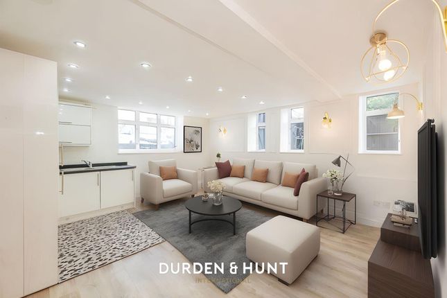 6 Woodside Lodge, Woodford Green photo 2