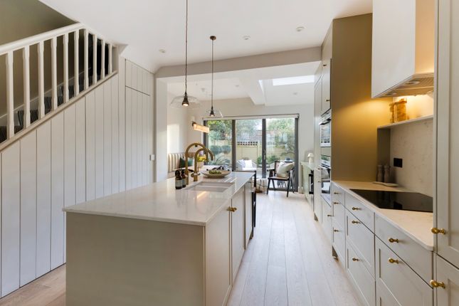 33, Priory Road, London photo 4