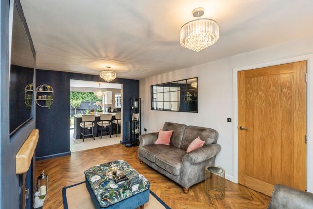 2, Bowfell Grove, Warrington photo 3