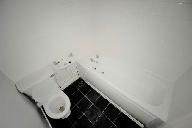 Flat B, 36, Market Street, Telford photo 4