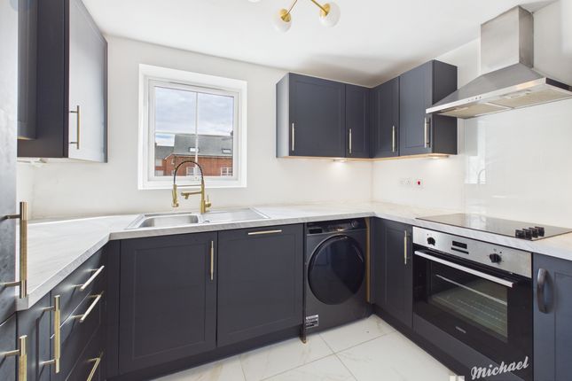 151 Kingsbrook Basin, Aylesbury photo 4