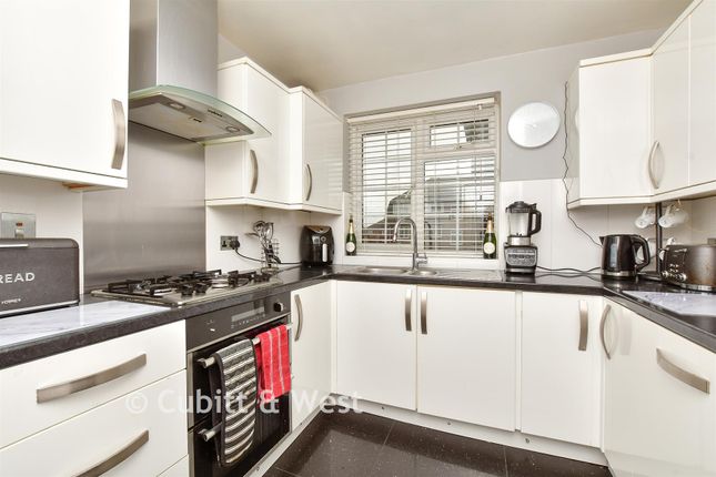 Linley Court, Thicket Road, Sutton photo 2