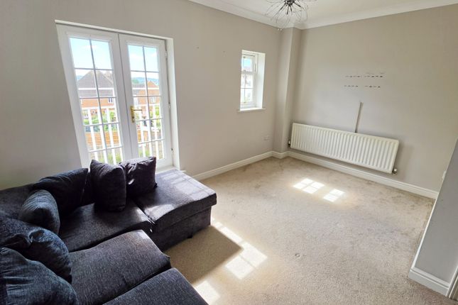 49, Burnell Gate, Chelmsford, Essex photo 2