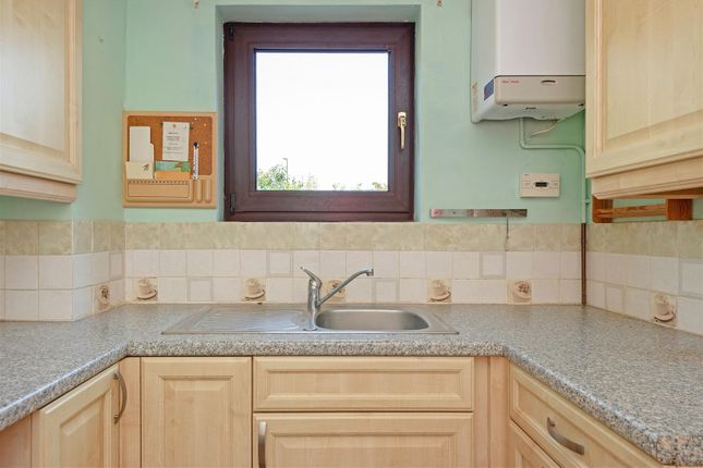 30, Danehurst Place, Andover photo 4