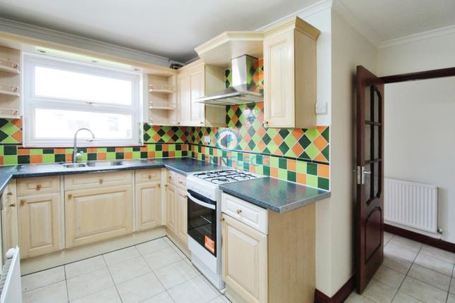 Semi-detached house to rent in Norfolk Avenue, Slough