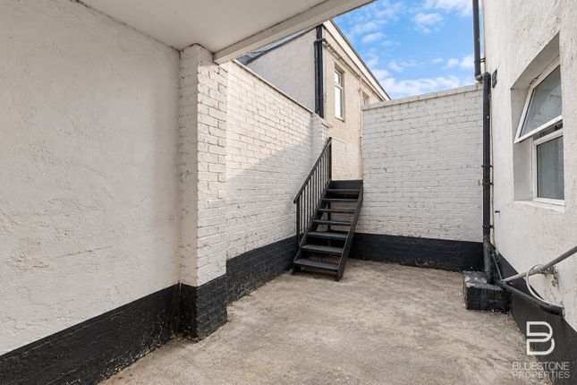 Flat A, 9, Station Road, Norwood Junction photo 4