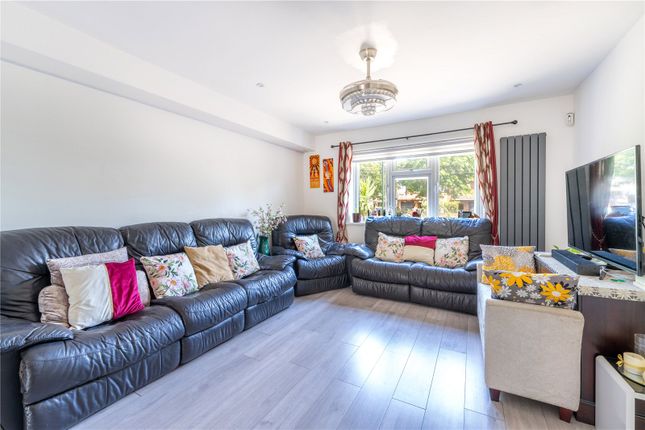 743, Hanworth Road, Whitton photo 3