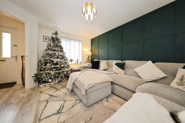 10, Black Pear Drive, Stourport-On-Severn photo 2