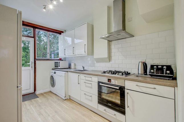 Wentworth Avenue, Finchley photo 3