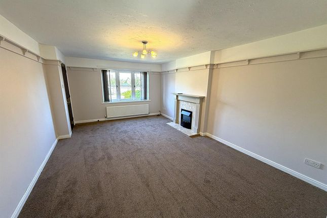 43, Hunters Chase, Sheffield photo 5