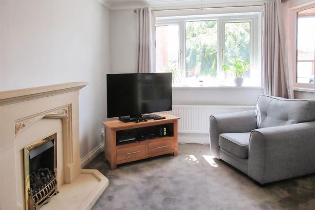 32, Pasture Way, Leeds photo 3