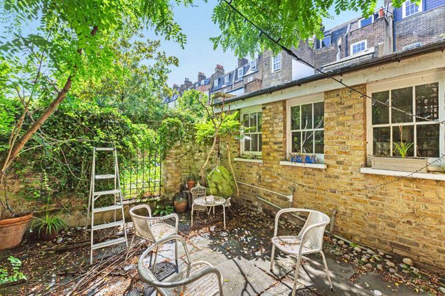 Property to rent in Graces Mews, Camberwell, London