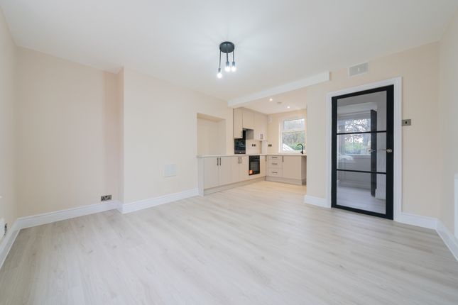 33 Peverel Road, Leicester photo 2