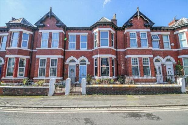 Town house to rent in Wellington Street, Southport PR8