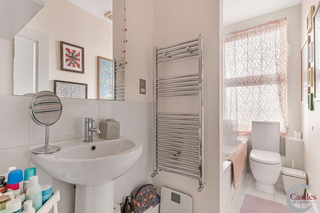 Flat 4, 36, Alexandra Road, Hornsey photo 4