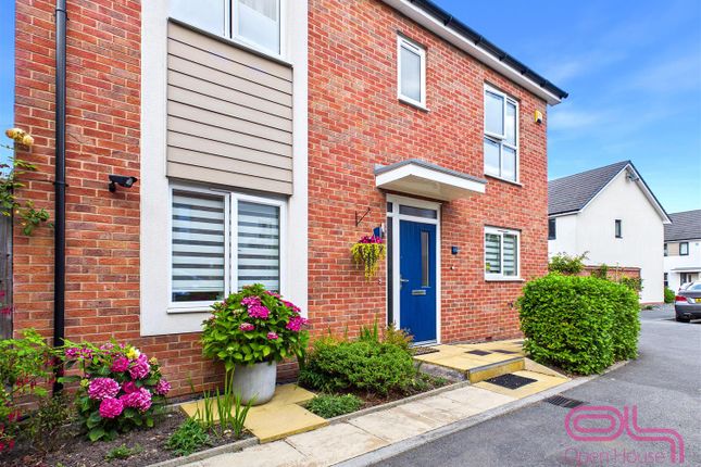 46, Hewer Drive, Swadlincote photo 4