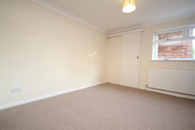 Snowdenham Lane, Bramley photo 5