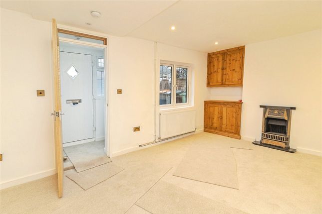 23, Birds Hill, Leighton Buzzard photo 3