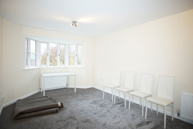 45 Avian avenue Frogmore, St' Albans photo 3