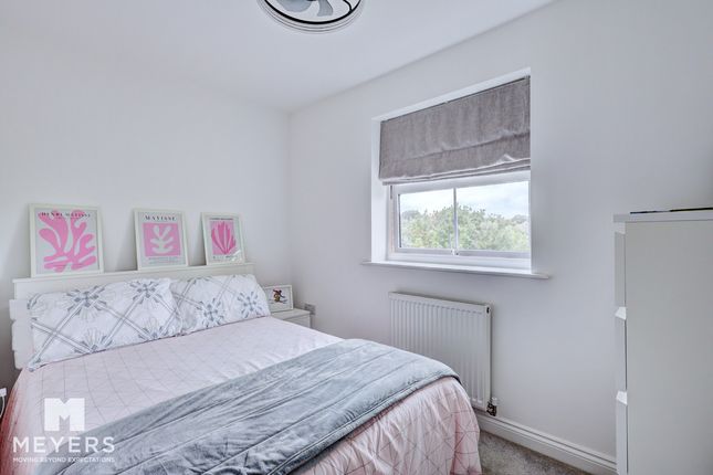 1, Hannington Grove, Bournemouth photo 4