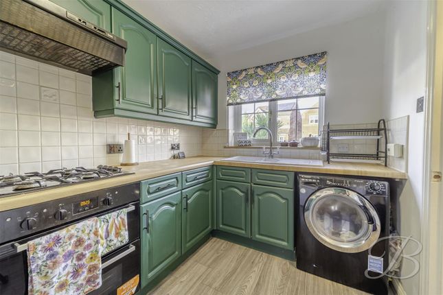 Crowtrees Drive, Sutton-In-Ashfield photo 4