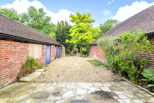 8, Tannery Lane, Bramley photo 3