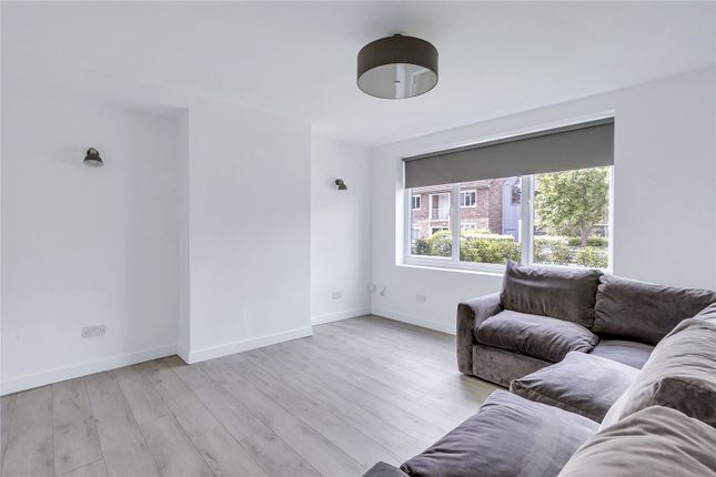 62, Devereux Road, London photo 2