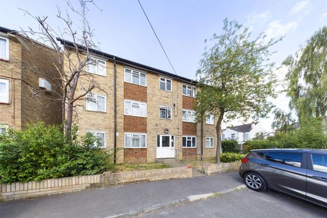 Flat for sale in The Clumps, Ashford