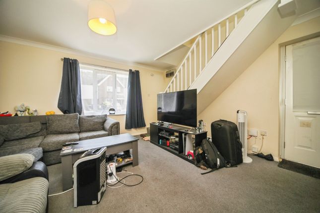 26, Falcon Way, Bury St. Edmunds photo 3