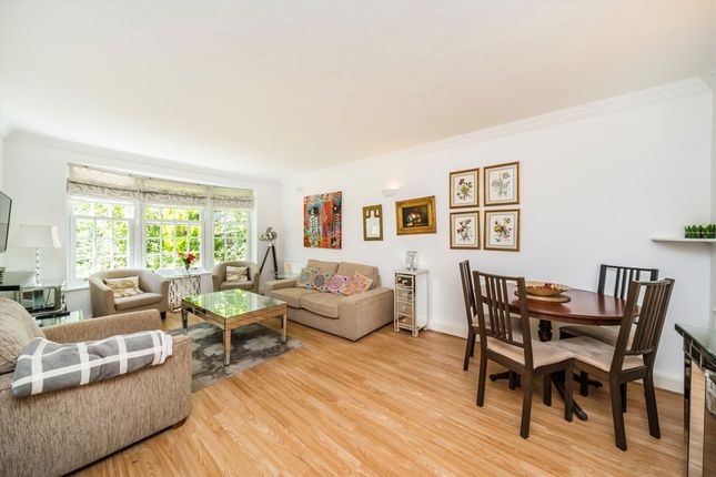 Flat 2, Spencer House, Wimbledon Park Side, London photo 5