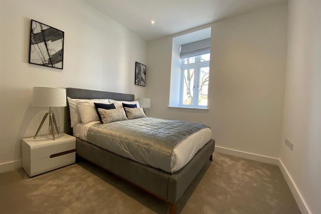 2-bed flat on Flat 31, Atelier Apartments, London, £1,425,000