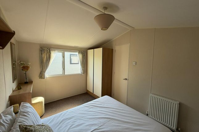 4, Solent Breezes Holiday Park, Warsash, Southampton photo 3