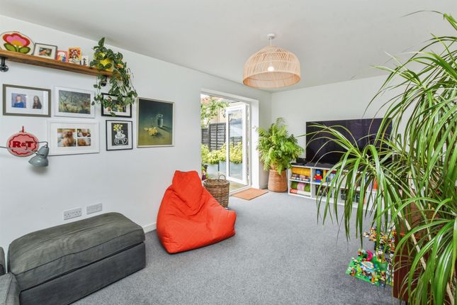 14, Lily Road, Frome photo 4