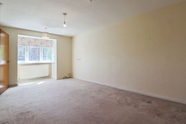 Flat 24/Stephenson Court, Wordsworth Avenue, Cardiff photo 4