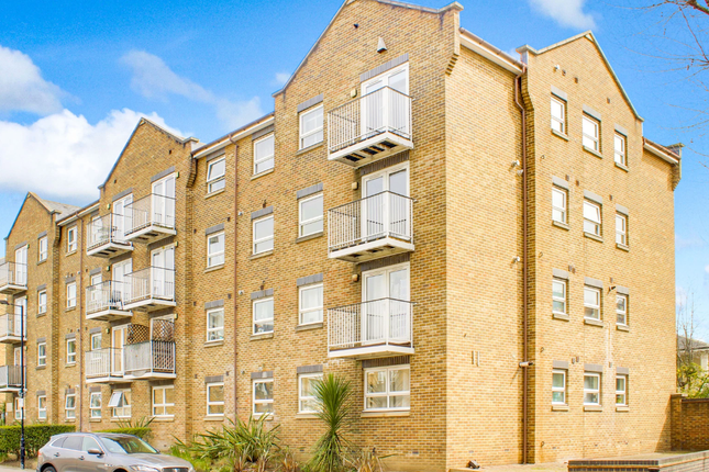 Thumbnail Flat to rent in Millennium Drive, London